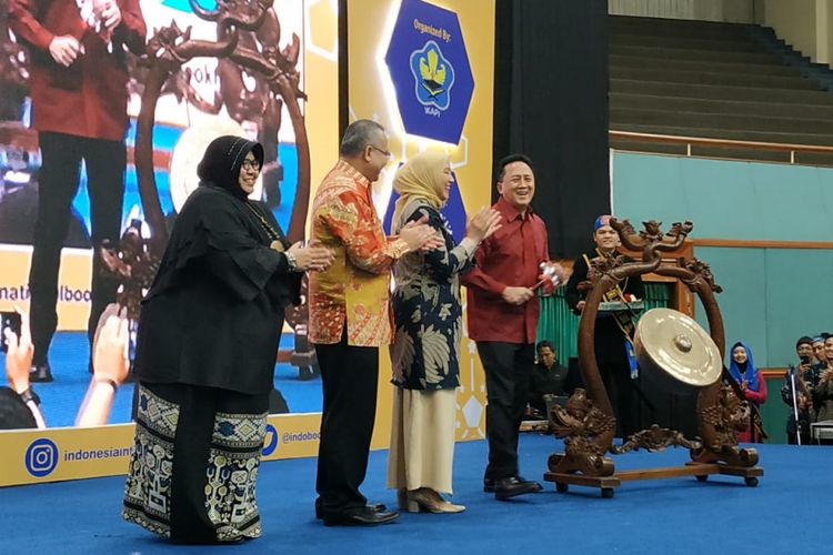 Indonesia International Book Fair 2018 berlangsung 12-16 September 2018 di Jakarta Convention Center (JCC), Jakarta.