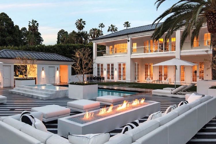 Rumah Floyd Mayweather di Beverly Hills