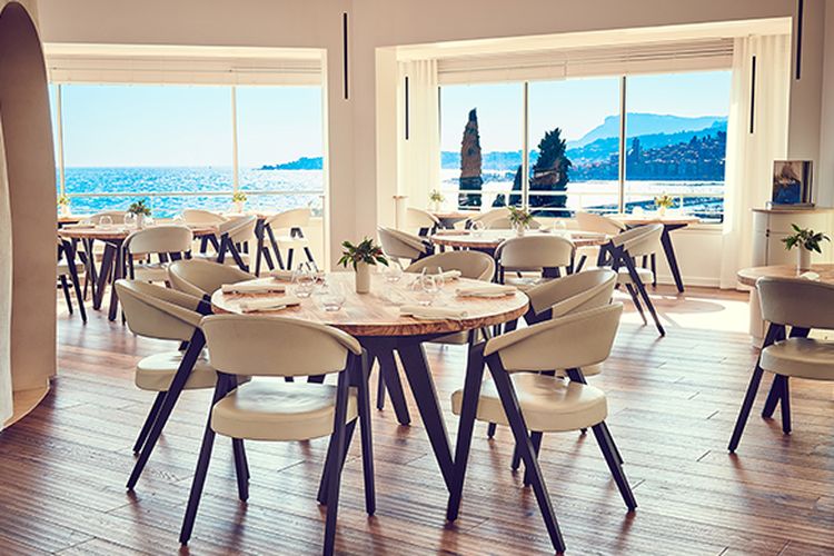 Interior restoran Mirazure, Perancis pemenang The Worlds 50 Best Restaurant 2019. 
