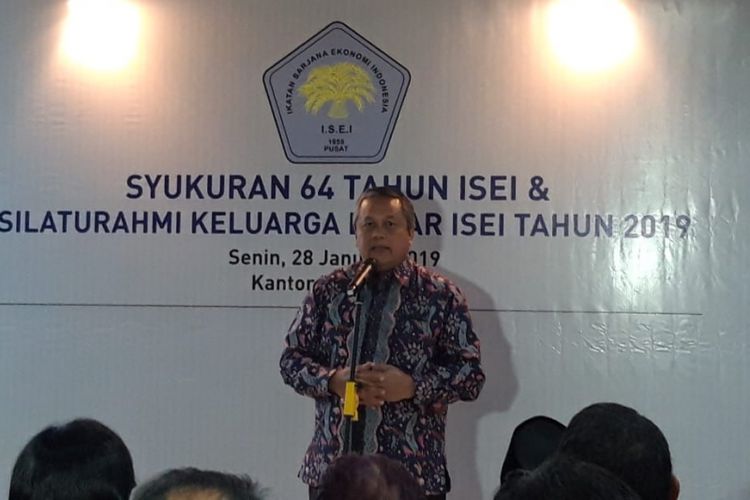 Gubernur Bank Indonesia (BI) Perry Warjiyo ketika memberikan paparan di Ulang Tahun ke-64 Ikatan Sarjana Ekonomi Indonesia (ISEI) di Jakarta (28/1/2019).