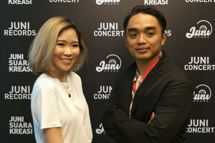 Monica Karina dan Dipha Barus saat jumpa pers peluncuran single Money Honey di Juni Suara Kreasi, Kemang, Jakarta Selatan, Rabu (4/4/2018).