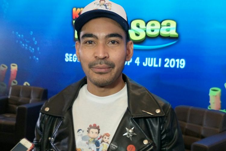 Pembawa acara Robby Purba saat ditemui di jumpa pers peluncuran trailer dan poster film animasi Kiko In The Deep Sea di MNC Studios, Kebon Jeruk, Jakarta Barat, Selasa (28/5/2019).