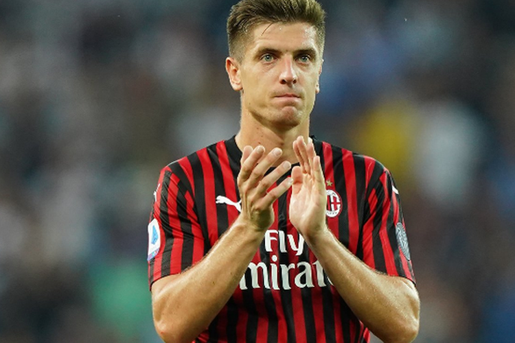 Krzystof Piatek mendapat kritikan ketika AC Milan kalah dari Udinese dengan skor 0-1 pada laga Liga Italia Serie A, Senin (26/8/2019) di Dacia Arena, Udine.