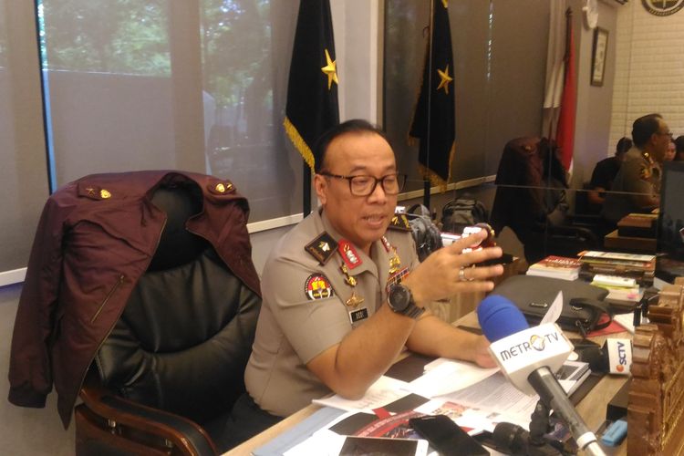 Kepala Biro Penerangan Masyarakat Humas Brigjen (pol) Dedi Prasetyo di Gedung Humas Mabes Polri, Jakarta, Selasa (16/4/2019). 