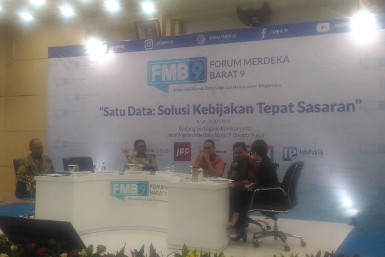Deputi Bidang Pemantauan, Evaluasi dan Pengendalian Bappenas, Taufik Hanafi (kedua dari kanan) dalam diskusi bertajuk Satu Data: Solusi Kebijakan Tepat Sasaran di Gedung Kementerian Komunikasi dan Informatika, Jakarta Pusat, Rabu (24/7/2019). 