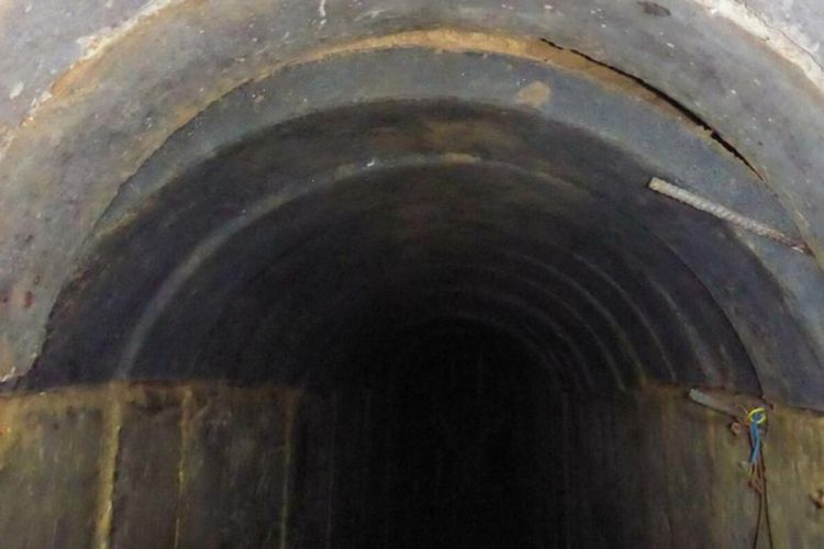 Terowongan buatan kelompok militan Hamas yang dihandurkan militer israel