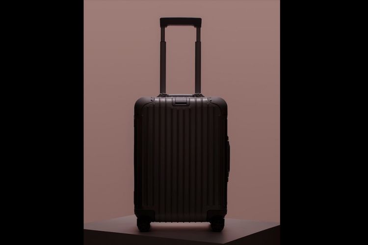 Koleksi Topas Stealth RIMOWA dengan desain baru