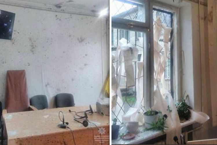 Foto-foto dari kepolisian Dnipro menunjukkan kondisi ruang persidangan di pengadilan Nikopol, Ukraina pasca-terjadinya ledakan granat.