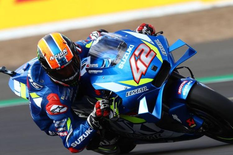 Pebalap Suzuki Alex Rins mengalahkan Marc Marquez di MotoGP Inggris.