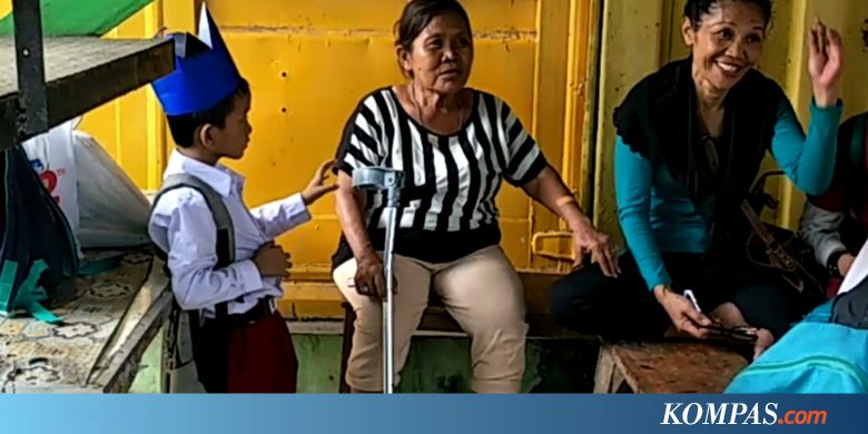 Karim Tak Lagi Pakai Sandal Jepit ke Sekolah...