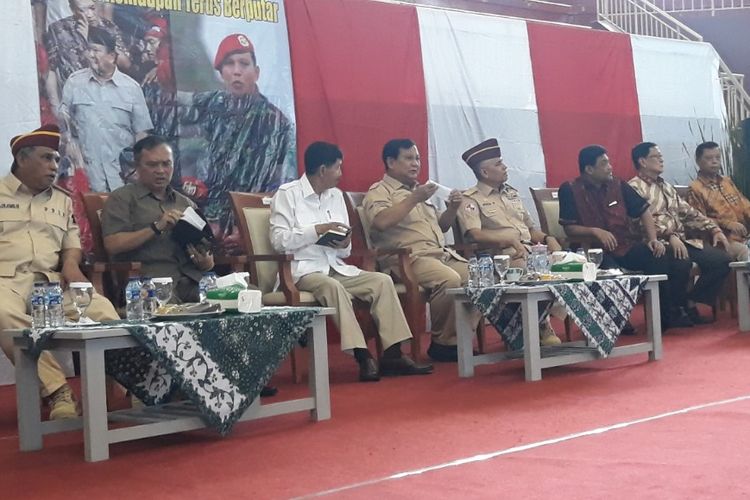 Ketua Umum Partai Gerindra Prabowo Subianto pada acara halalbihalal dan reuni akbar purnawirawan Kopassus di GOR Ciracas, Jakarta, Sabtu (7/7/2018).