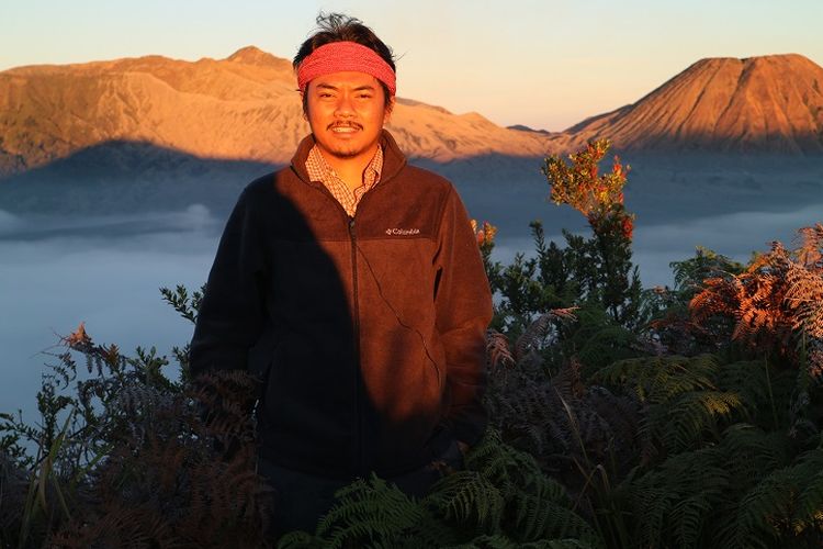 KompasTravel berfoto di sekitar Bukit Mentigen, Cemoro Lawang, Desa Ngadisari, Sukapura, Probolinggo, Jawa Timur. Bukit Mentigen adalah salah satu alternatif tempat melihat matahari terbit selain Bukit Penanjakan di Taman Nasional Bromo Tengger Semeru.