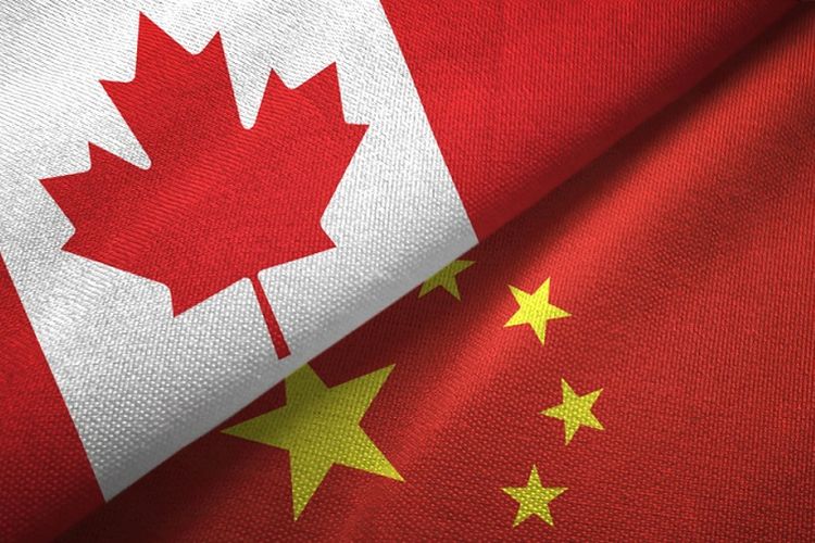 Ilustrasi bendera Kanada dan bendera China. (Shutterstock)