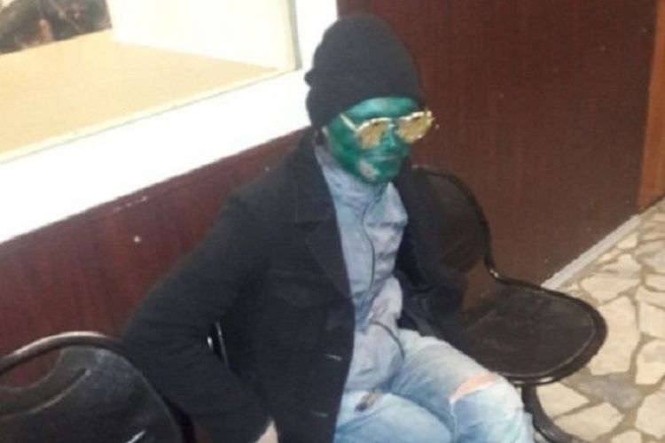 Inilah pencuri yang mengecat wajahnya dengan warna hijau. Dia ditangkap saat beraksi di Krasnodar, Rusia, pekan lalu.