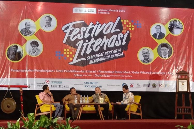 Acara Festival Literasi di Gedung Graha Saba Buana, Solo, Jawa Tengah pada Selasa (6/11/2018).