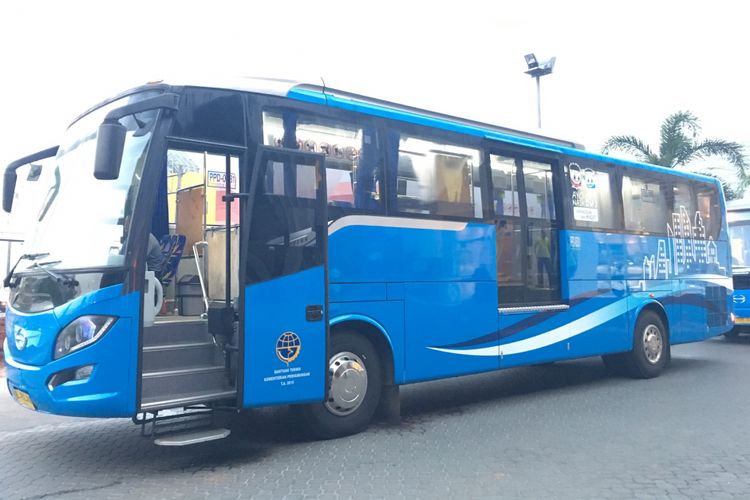 Bus Transjabodetabek Premium rute Mega Bekasi City ke Plaza Senayan diuji coba, Kamis (7/9/2017).