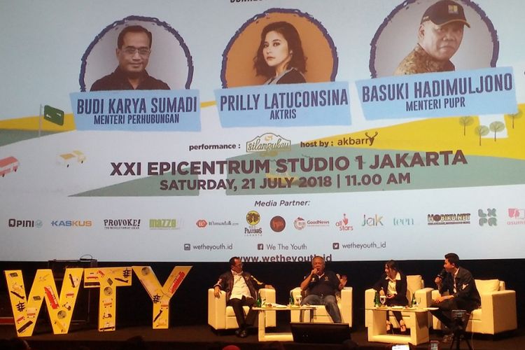Suasana diskusi Youth x Public Figure dengan tema Connecting Indonesia bersama Menteri PUPR Basuki Hadimuljono, Menteri Perhubungan Budi Karya Sumadi, dan aktris Prilly Latuconsina, Sabtu (21/7/2018) di XXI Epicentrum, Jakarta.