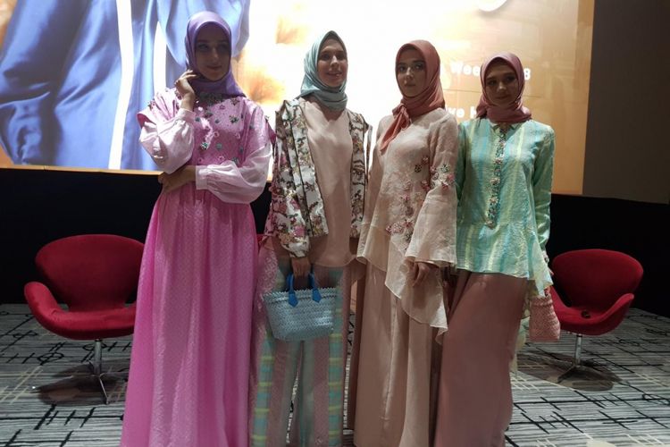 Koleksi label busana muslim Shafira untuk Indonesia Fashion Week 2018
