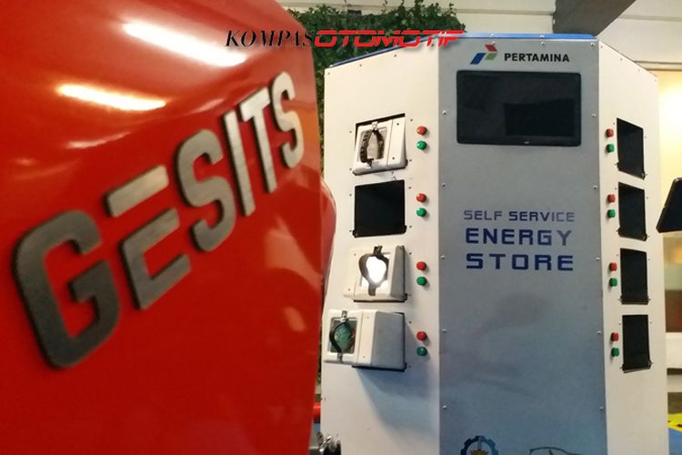 Konsep tukar baterai motor listrik Gesits dan Pertamina