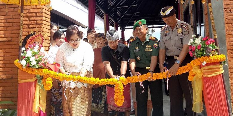 Grand opening Kayangan Villa Ubud di Desa Kenderan, Ubud, Kabupaten Gianyar, Bali, Sabtu (4/5/2019). Kayangan Villa Ubud menjadi bagian dari eksistensi Desa Kenderan sebagai desa wisata dengan latar belakang budaya dan sejarah.