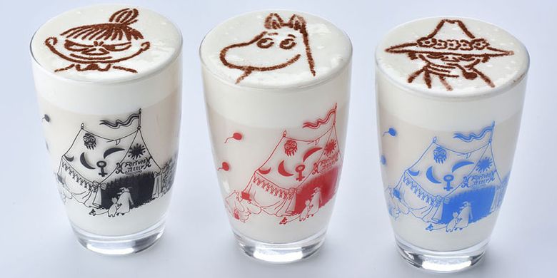 Di Moomin Café, Jepang, selain rasa ice latte kita juga bisa memilih karakter yang kita inginkan untuk digambar di atas minuman kita, pilihannya yaitu Moomin, Little My, Snufkin, dan juga Hattifattener.