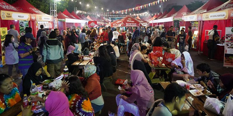 Pucuk Coolinary Festival digelar di Lapangan Mandala Krida, Yogyakarta. Acara yang dihadiri ribuan pecinta kuliner ini berlangsung Sabtu (30/3/2019) dan Minggu (31/3/2019).