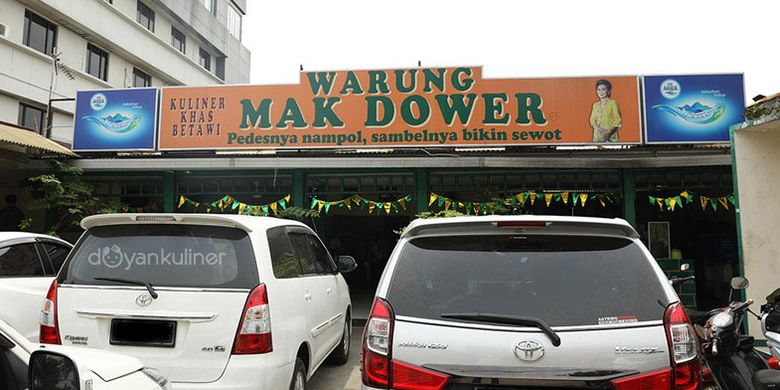 Warung Mak Dower di Rawamangun, Jakarta Timur.