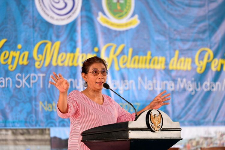 Menteri Susi berbicara di hadapan para nelayan di Natuna