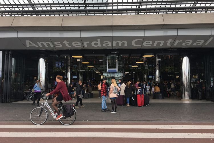 Stasiun kereta api Amsterdam Centraal.
