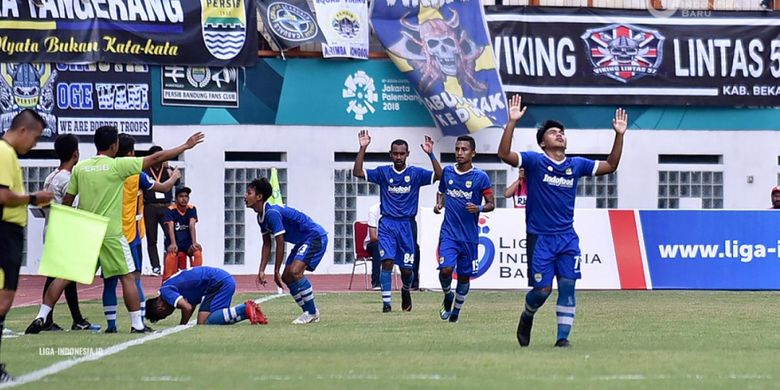 Pemain Persib Bandung U-19 melakukan selebrasi pada ajang Liga 1 U-19.