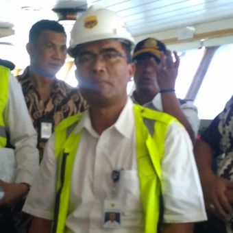 Direktur Jenderal Perhubungan Laut Agus H Purnomo saat memantau kapal di Pelabuhan Merak, Banten, Jumat (11/5/2018).