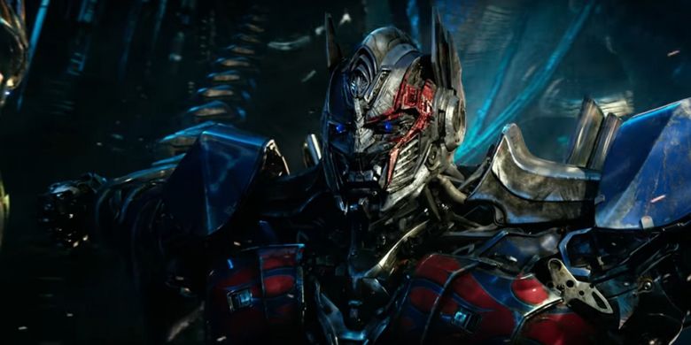 Cuplikan trailer film Transformers: The Last Knight (2017).