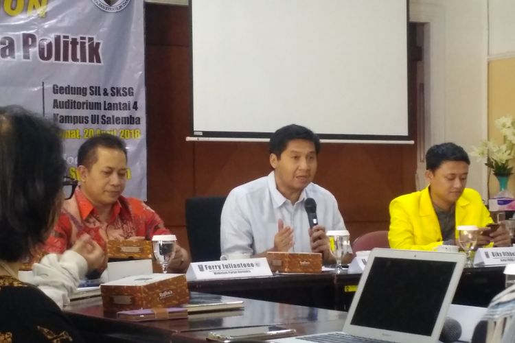 Politisi PDI-P Maruarar Sirait dalam diskusi di Universitas Indonesia, Salemba, Jumat (20/4/2018)..
