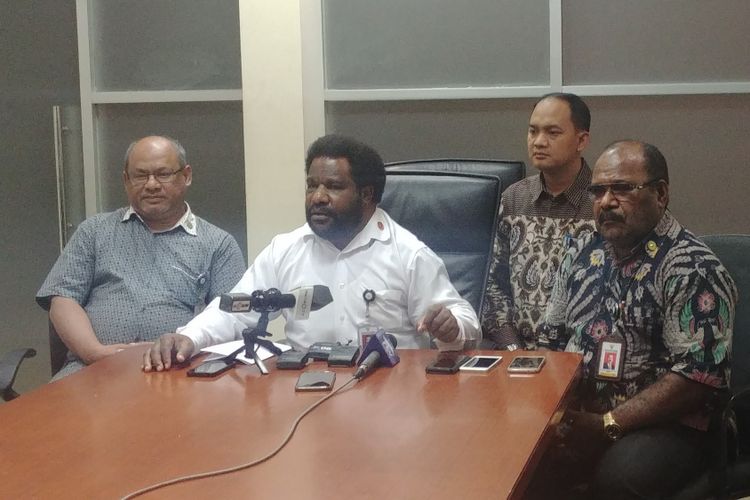 Staf Khusus Presiden Pokja Papua, Lenis Kagoya