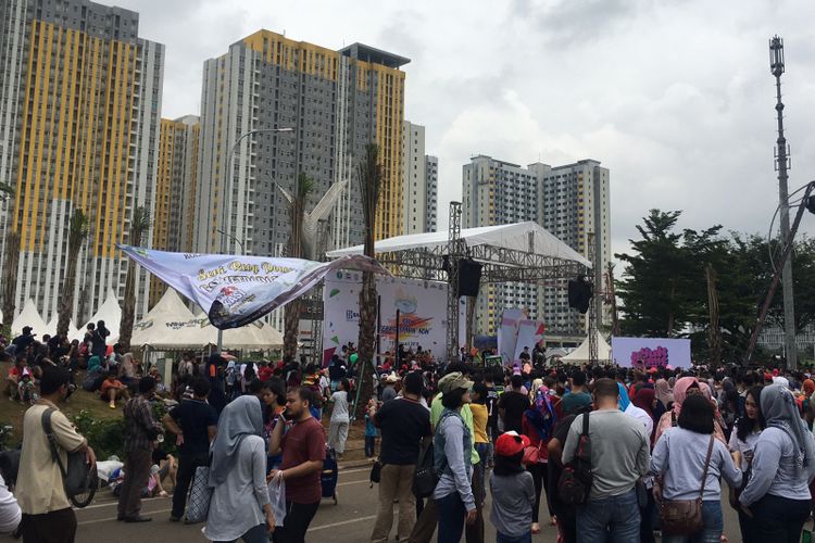 
Aktivitas dalam acara Bekasi Zaman Now, di Jalan Boulevard Ahmad Yani Summarecon, Kota Bekasi, Jawa Barat, Minggu (11/2/2018). 