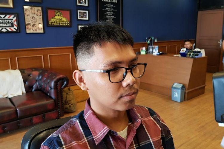 Gaya Rambut  Pendek Untuk  Rambut  Tebal  Dan  Mengembang  Pria  