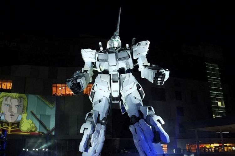Patung Gundam raksasa RX-0 Unicorn Gundam dari anime Mobile Suit Gundam UC setinggi 19,7 meter yang dipamerkan di pusat perbelanjaan DiverCity Tokyo pada 24 September 2017. (Ket: Ini bukan Gundam yang dipamerkan di Kansai)