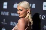 Kylie Jenner Pamer Foto Tubuhnya Sebulan Setelah Melahirkan