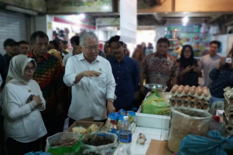 Menteri Perdagangan RI Enggartiasto Lukita menegaskan bahwa harga jual sejumlah komodititas pangan di pasar Batam, Kepulauan Riau (Kepri) masih stabil. Minggu (11/11/2018)
