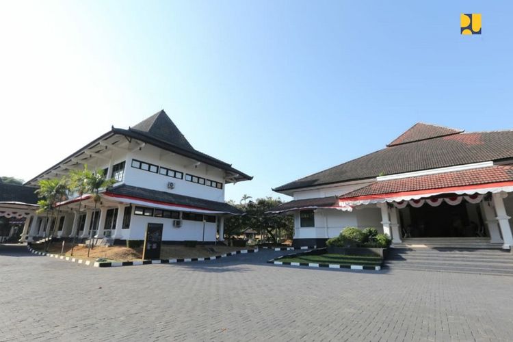 Politeknik PU di Semarang.