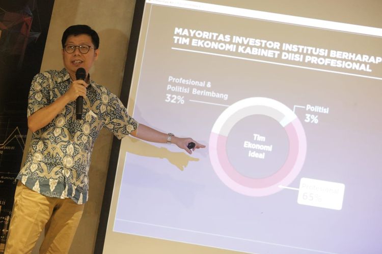 Metta Dharmasaputra CEO Katadata.co.id mengungkapkan 65 persen investor menghendaki Tim Ekonomi Kabinet diisi oleh kalangan profesional