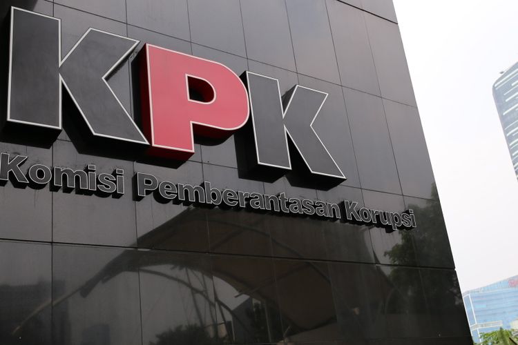 Logo Komisi Pemberantasan Korupsi di Gedung Baru KPK, Kuningan, Jakarta Selatan, Kamis (13/7/2017). 