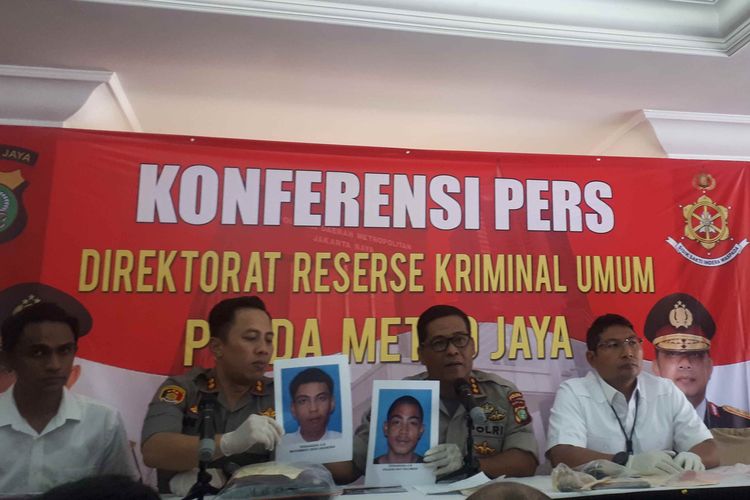Foto tersangka penjambret MSA (kiri) dan HRR (kanan) ditunjukkan kepada wartawan Polda Metro Jaya, Senin (8/4/2019).