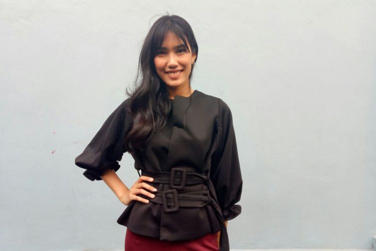 Alika Islamadina dijumpai di sebuah stasiun televisi di kawasan Tendean, Jakarta Selatan, Jumat (22/9/2017).