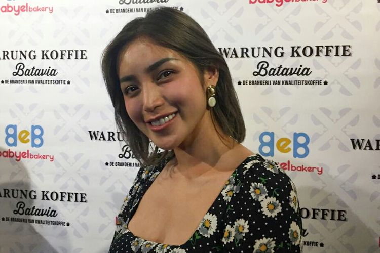 Artis peran yang juga pembawa acara Jessica Iskandar saat diabadikan di Grand Indonesia, Tanah Abang, Jakarta Pusat, Jumat (22/3/2019).