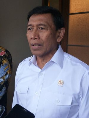 Menteri Koordinator Bidang Politik, Hukum dan Keamanan Wiranto saat ditemui di Kemenko Polhukam, Jakarta Pusat, Rabu (20/12/2017). 