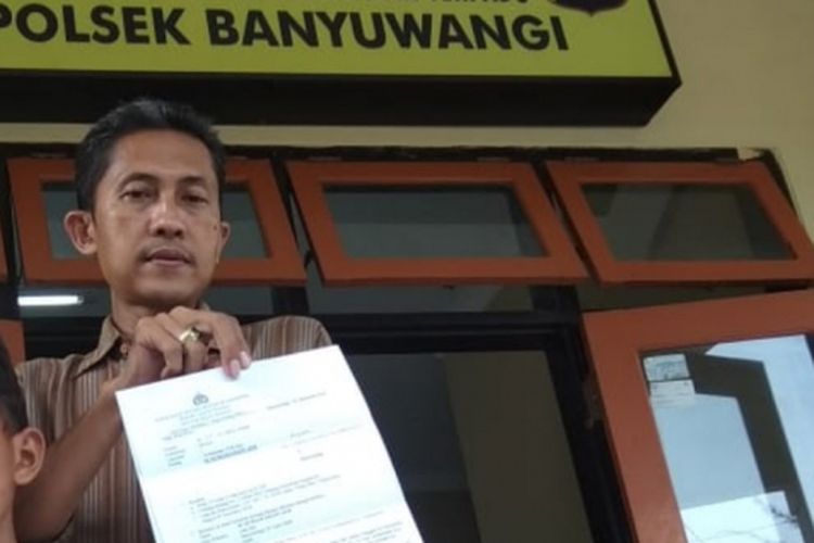 Slamet saat melaporkan pembullyan anaknya oleh Ys (60) tetangganya pada Rabu (5/12/2018).