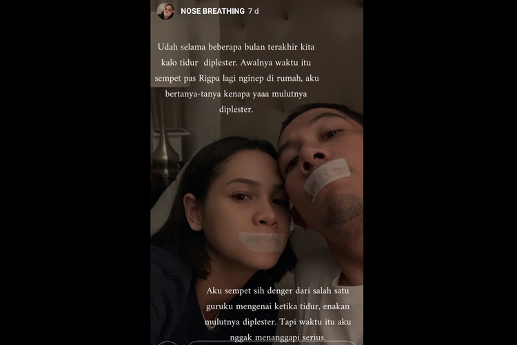 Penyanyi Andien mengunggah foto dengan mulut diplester di Instagram Story.