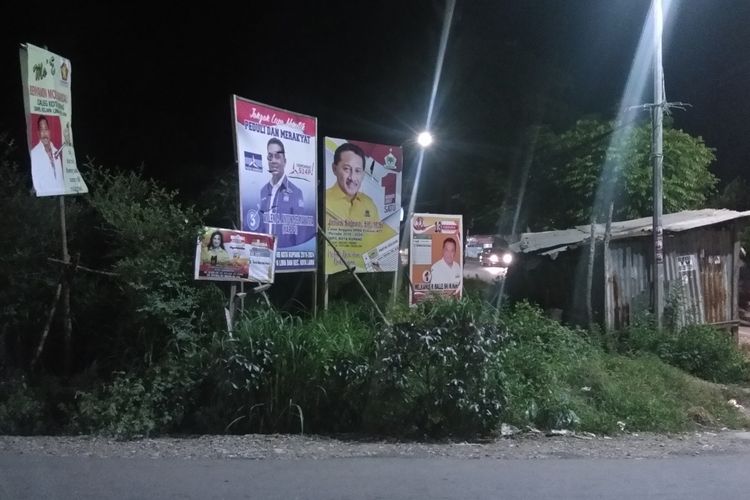 Sejumlah baliho calon legislatif, masih terpasang di Kelurahan Oesapa, Kecamatan Kelapa Lima, Kota Kupang, Nusa Tenggara Timur (NTT), Minggu (14/4/2019) malam
