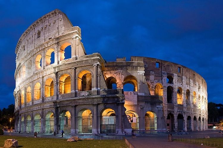 Colosseum, salah satu sisa kejayaan Kekaisaran Romawi.